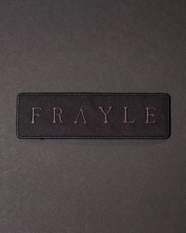 Frayle Embroidered Logo patch svart