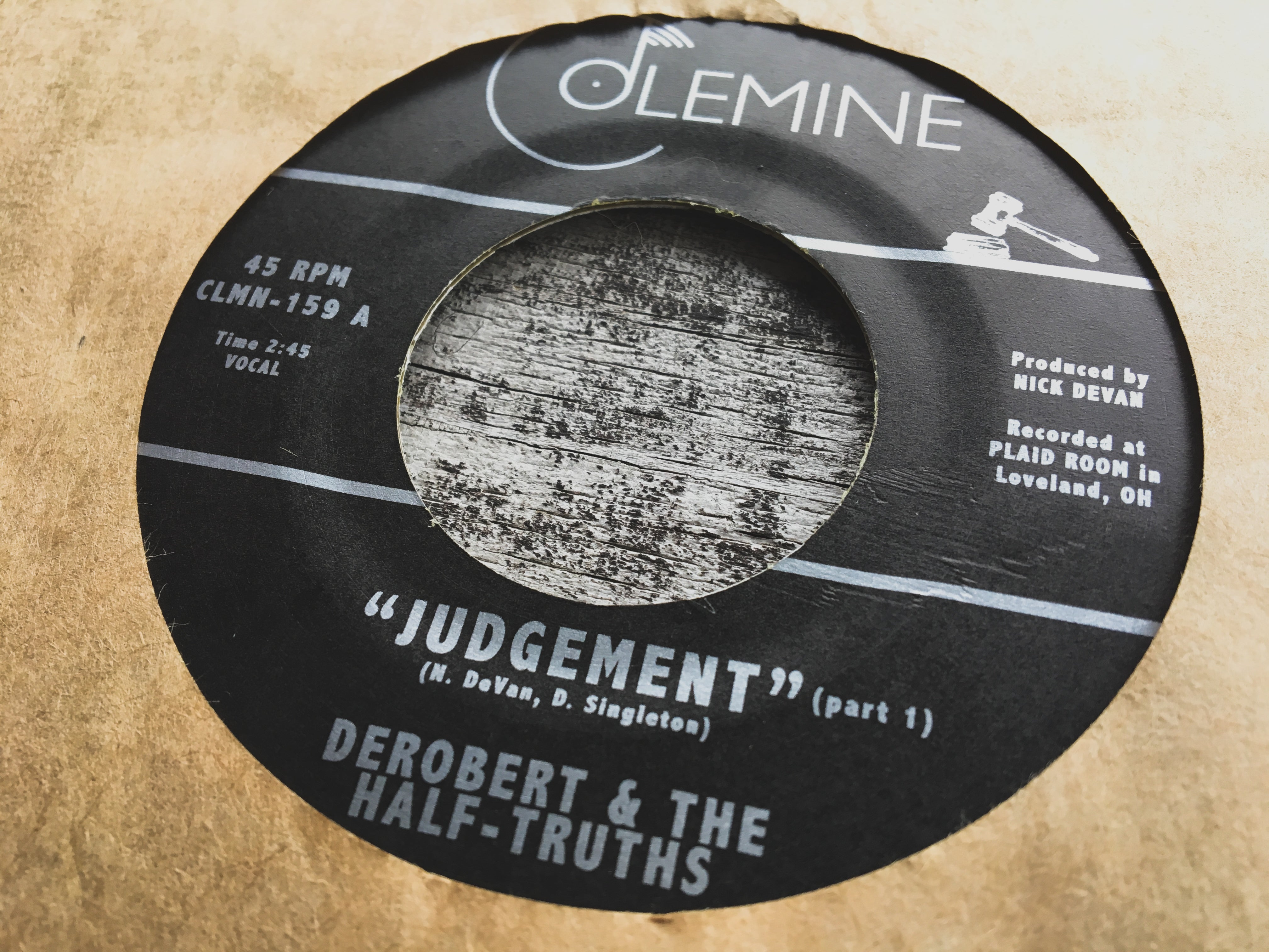 Colemine DeRobert Judgement 7" vinyl gul swirl