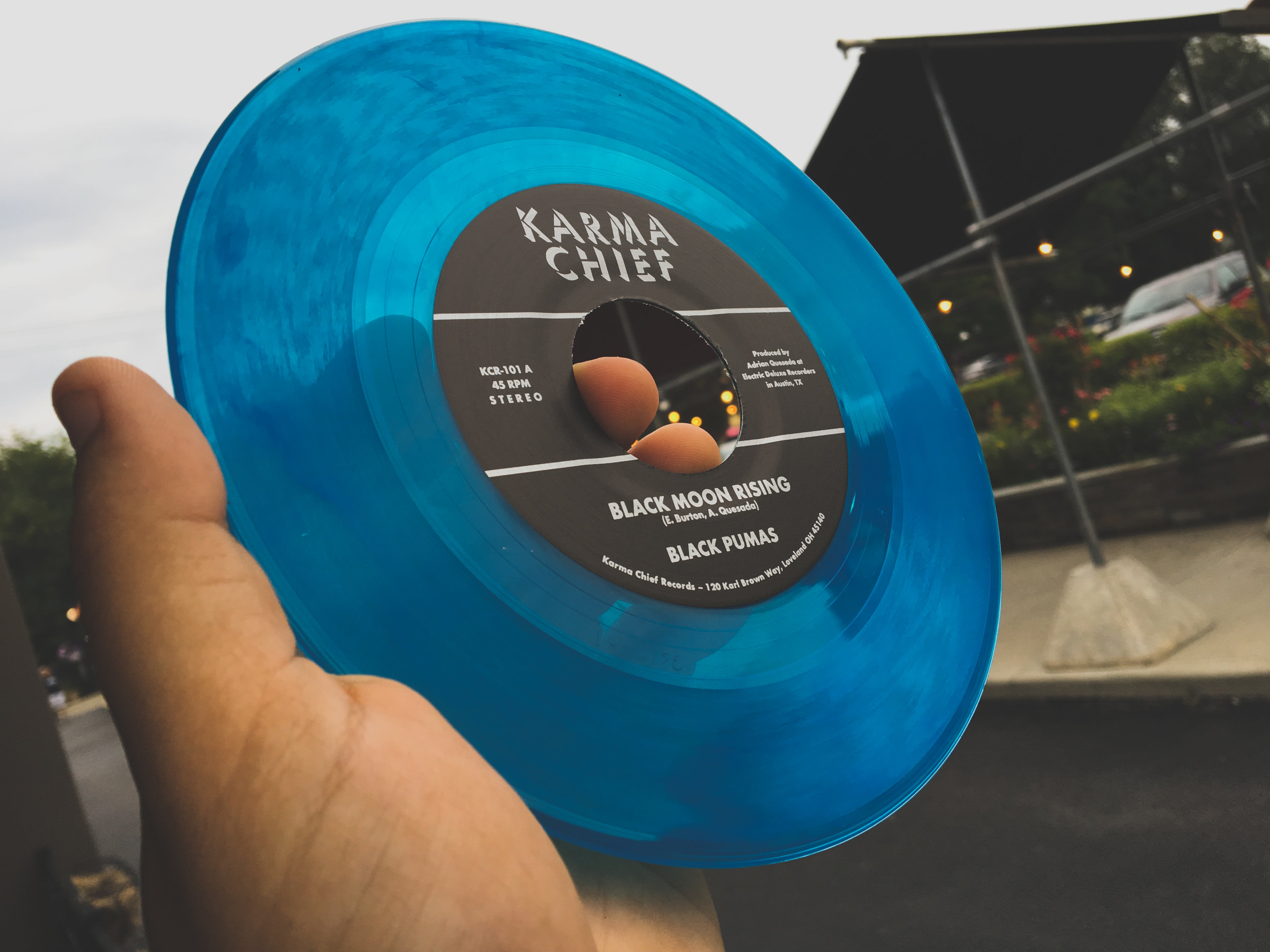 Black Pumas Black Moon Rising 7" singel clear-blue vinyl