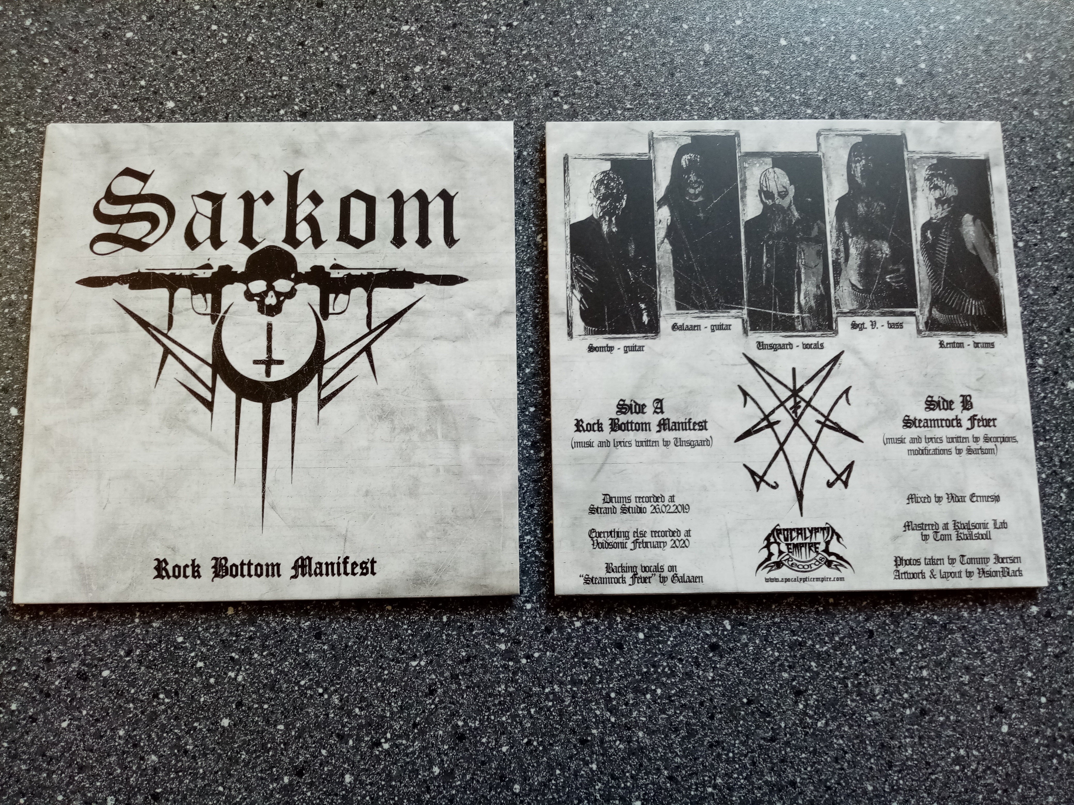 Sarkom Rock Bottom Manifest 7" EP + maske