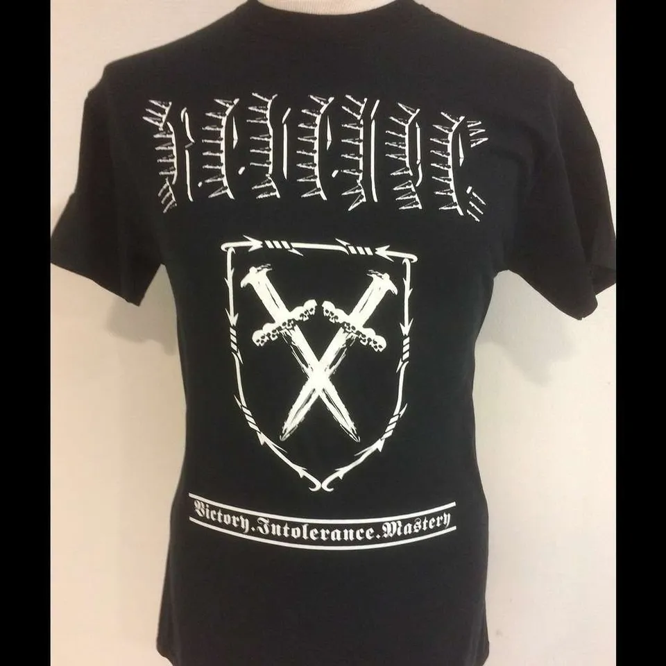 Revenge Victory Intolerance Mastery t-skjorte offisiell