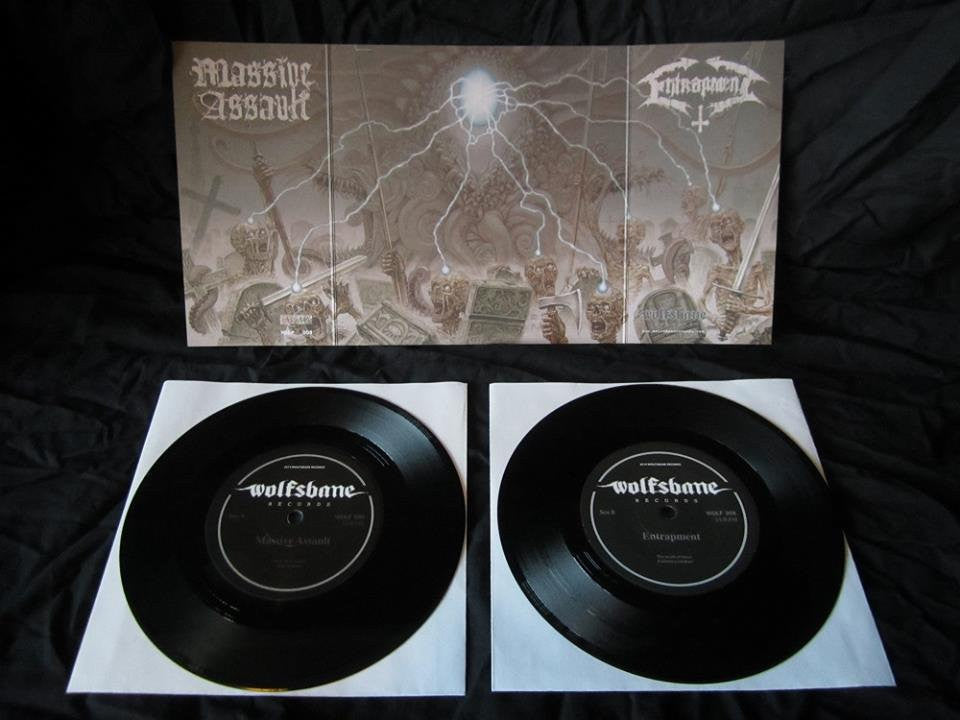 Entrapment Massive Assault Split 7" vinyl svart gatefold
